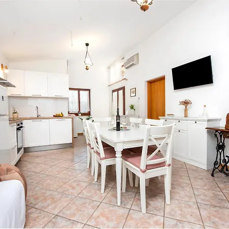 House Nino In Appartamento *