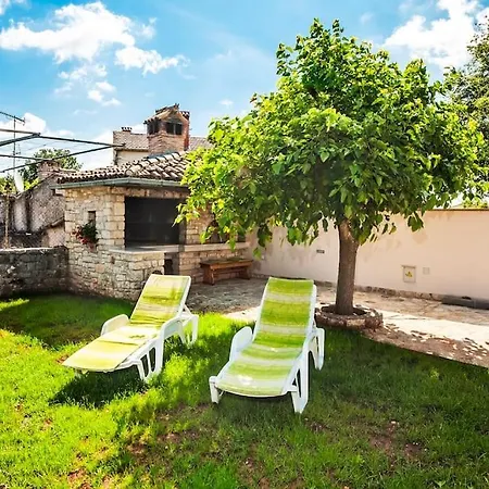 Charming House Nino With A Fenced Yard Apartment *