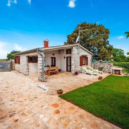 Charming House Nino With A Fenced Yard